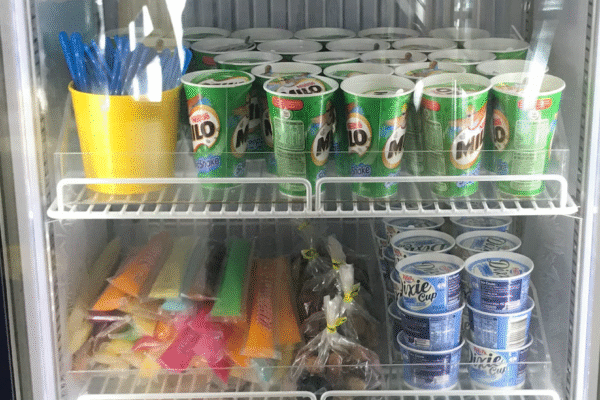 Caneen fridge with a mixture of packaging types Caneen fridge with a mixture of packaging types